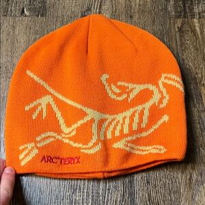 Arc'teryx Kids Bright Orange Beanie with Cream Logo